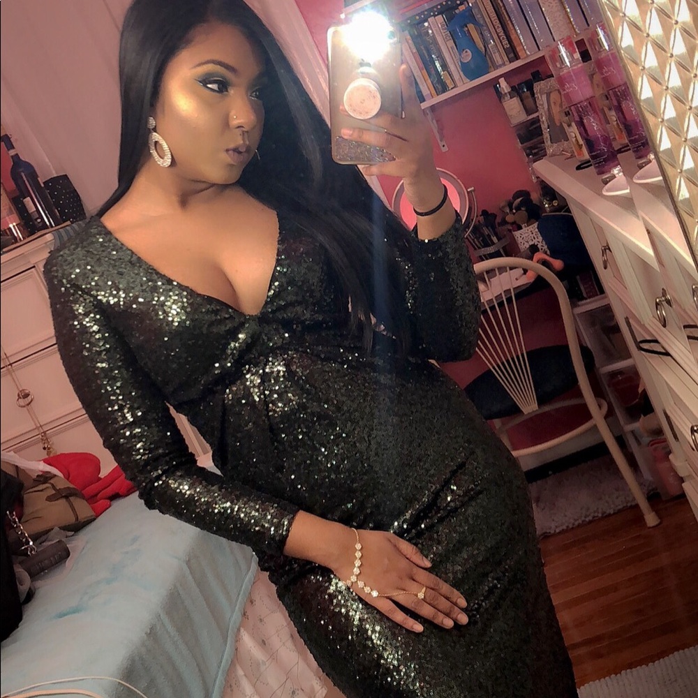 Charlotte Russe’s Emerald Sequin Maxi Dress Size S